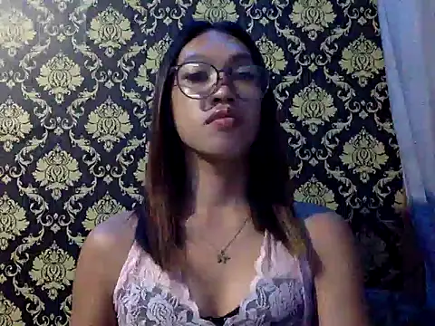 Snapshot of your_wifey chatting on September 16, 11:48 am your wifey online show from September 16, 11:48 am
