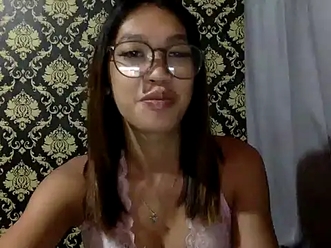 Snapshot of your_wifey chatting on September 22, 3:06 pm your wifey online show from September 22, 3:06 pm