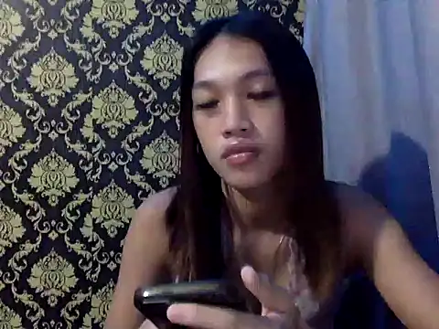 Snapshot of your_wifey chatting on October 17, 2:09 pm your wifey online show from October 17, 2:09 pm