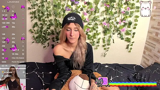 Snapshot of Amy_Moonlight chatting on October 19, 10:46 pm Amy Moonlight online show from October 19, 10:46 pm
