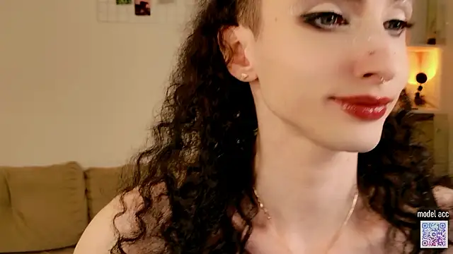 Queen of tease online show from February 7, 11:00 pm