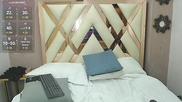 Violett Salvatore online show from September 26, 12:07 am