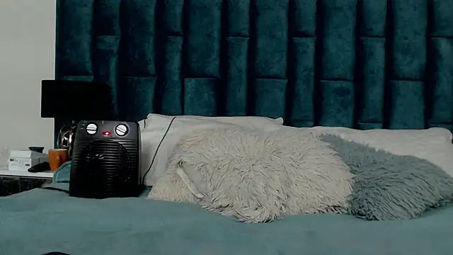 Emma Foxi online show from November 26, 9:50 pm