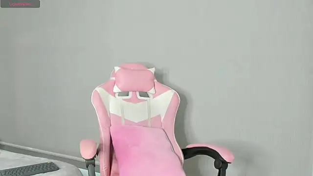 kendal hot01 online show from November 21, 1:12 pm