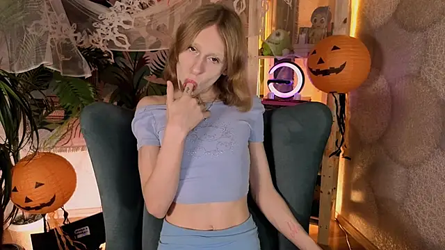 BarbieRichy online show from October 31, 6:12 am