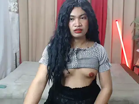 Snapshot of miss_laila_ chatting on October 11, 10:06 am miss laila online show from October 11, 10:06 am
