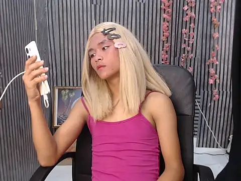 Snapshot of _lexa_ chatting on October 10, 11:40 pm lexa online show from October 10, 11:40 pm