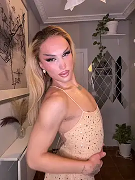 lacattiva online show from November 16, 4:17 pm