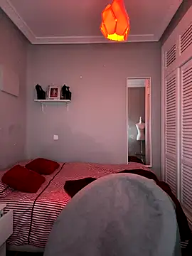 lacattiva online show from November 18, 5:02 pm