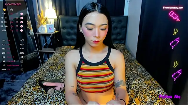 Snapshot of bellamoonlightX chatting on October 18, 8:29 am bellamoonlightX online show from October 18, 8:29 am