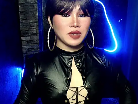 pretty lassy online show from October 18, 7:56 am