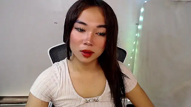 SultryCyraFoxmore online show from November 20, 9:10 am