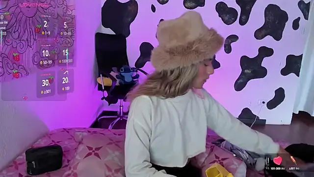 brihanna cooper online show from September 16, 1:04 pm