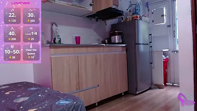 AllysonStonne online show from April 9, 8:48 pm