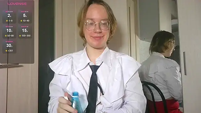 Amanda Butlerr online show from February 5, 6:02 pm