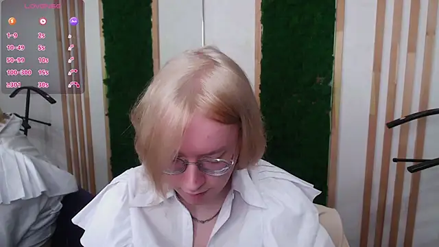 Amanda Butlerr online show from July 10, 12:09 pm