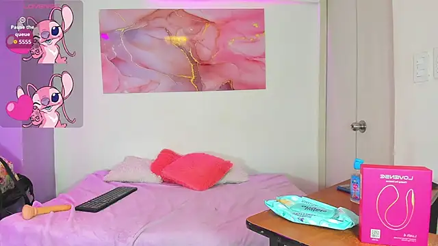 VICTORIAOBEY online show from September 19, 5:57 am