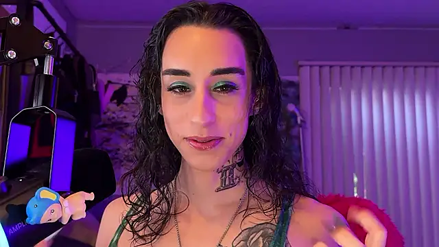 xoFrankie online show from June 1, 1:29 am