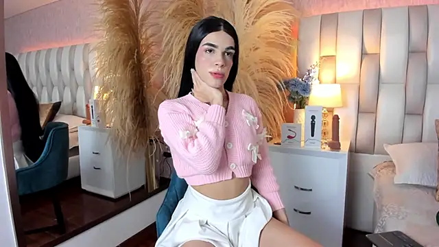 Snapshot of Valery_Rosse__ chatting on October 12, 1:24 pm Valery Rosse online show from October 12, 1:24 pm