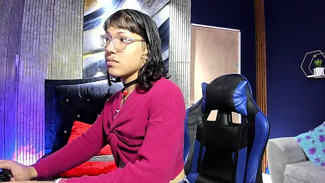 Snapshot of christina_vamp1 chatting on October 19, 2:31 pm christina vamp1 online show from October 19, 2:31 pm
