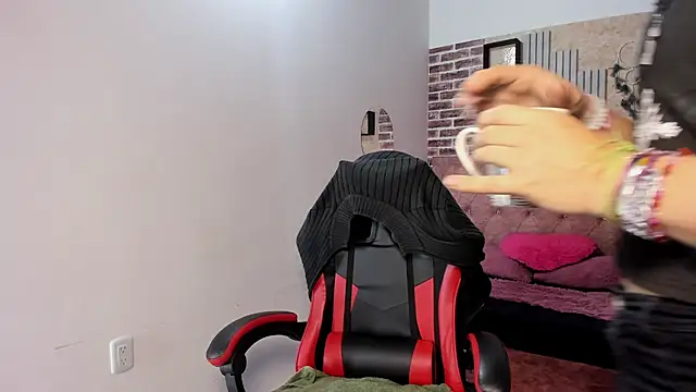 christina vamp1 online show from November 20, 1:44 pm