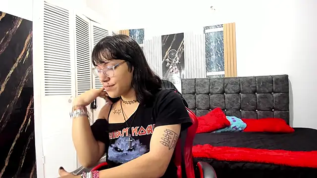 christina vamp1 online show from December 3, 1:15 pm