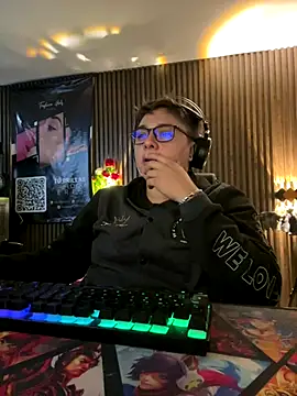 IanGilbert online show from December 20, 7:36 am