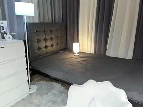 Snapshot of Blaire_Samantha chatting on October 6, 10:37 am Blaire Samantha online show from October 6, 10:37 am