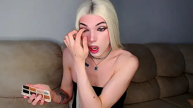 YourTrixie online show from October 25, 5:13 am