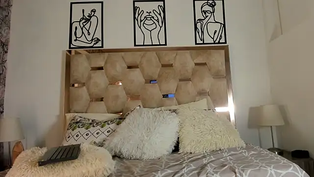 Isabell Villa online show from September 11, 3:37 am