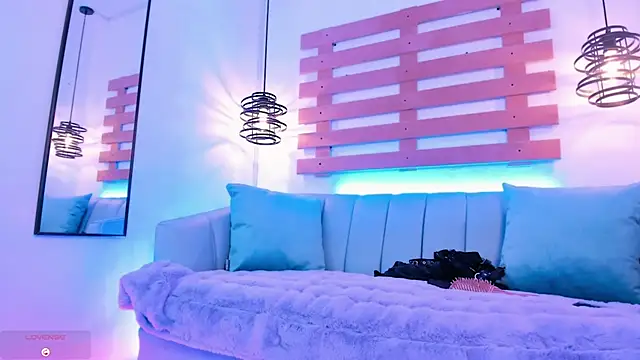 ArianaSantana online show from September 24, 1:17 pm