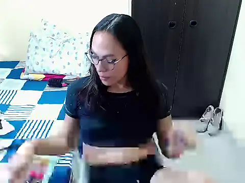 missblu online show from October 7, 8:10 pm