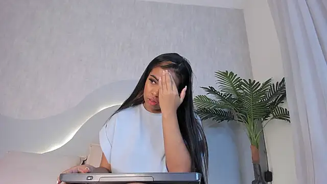 CannelaSmith online show from March 29, 7:03 pm