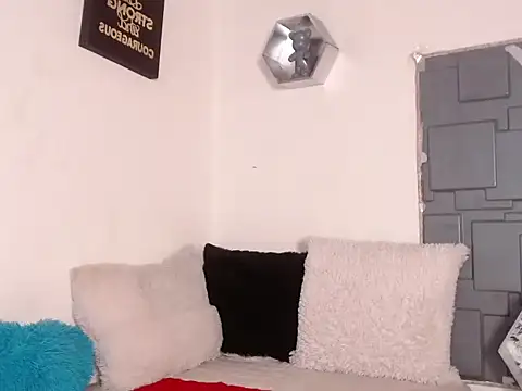 Snapshot of Trinity_Knox chatting on October 15, 4:29 pm Trinity Knox online show from October 15, 4:29 pm
