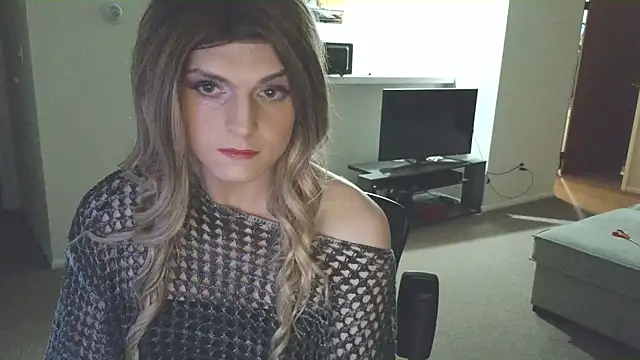 EnbyGamerChick online show from September 15, 2:38 am