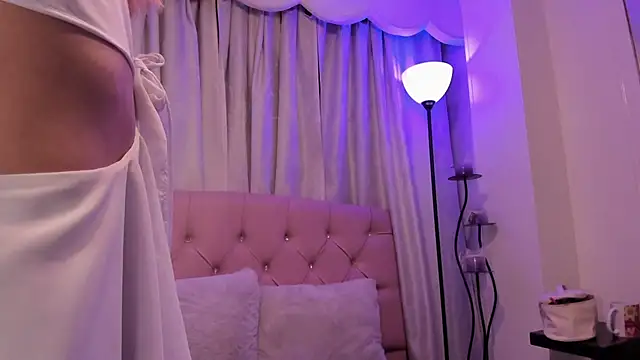 isa  fox online show from November 13, 3:16 am