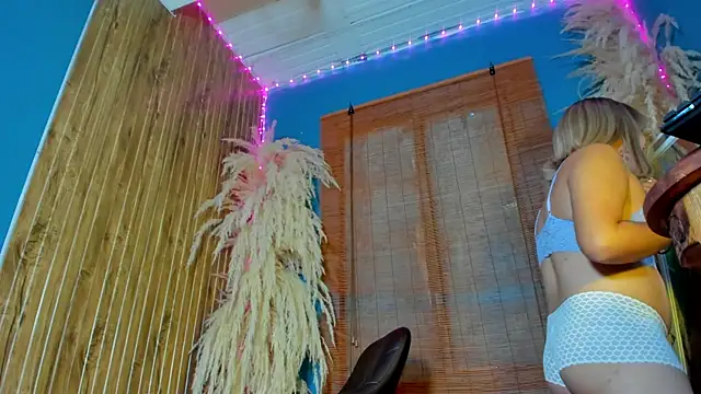 Tiffany deluxe online show from October 27, 1:19 pm