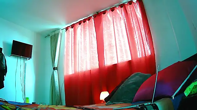 MissAsly online show from October 29, 5:33 pm