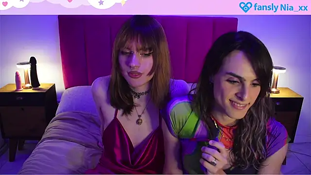 estrogen nia online show from October 9, 1:40 am