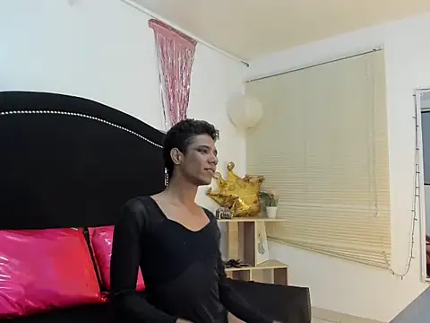 Nezuko  tanyi online show from October 17, 4:16 am