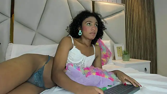 rebeca brown  online show from March 17, 11:45 am