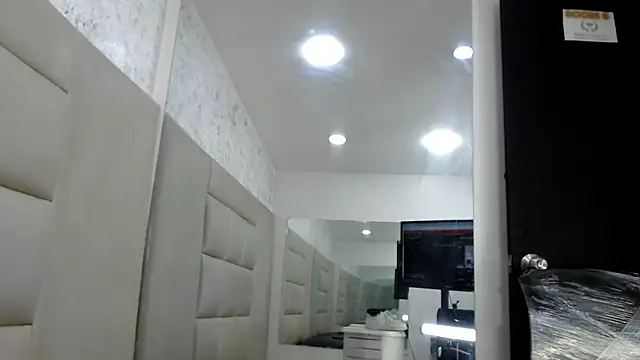 WinnyBarness online show from November 9, 2:12 am