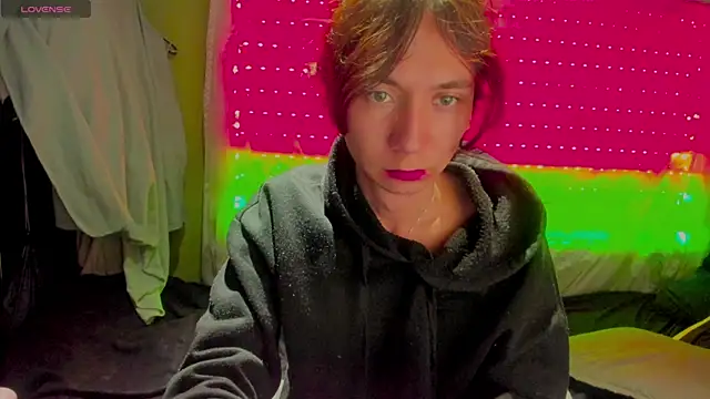 najimi uwu online show from November 24, 8:22 pm