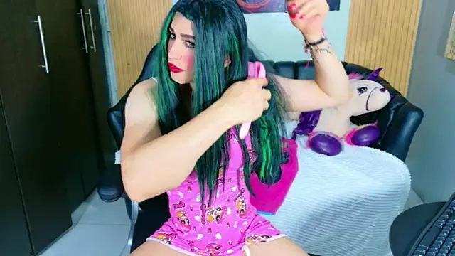 Jennfer Winson online show from January 12, 7:32 pm