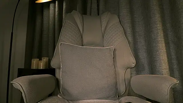 lianewhite online show from February 9, 1:23 am