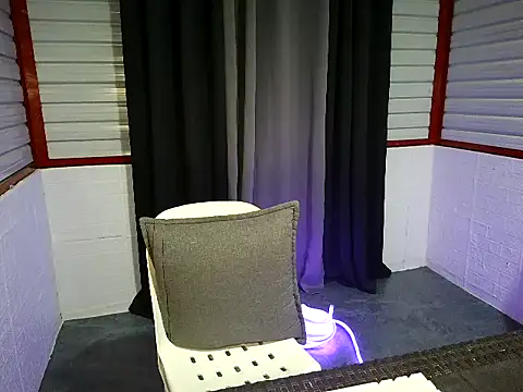 xwildflowerx online show from April 14, 10:31 am