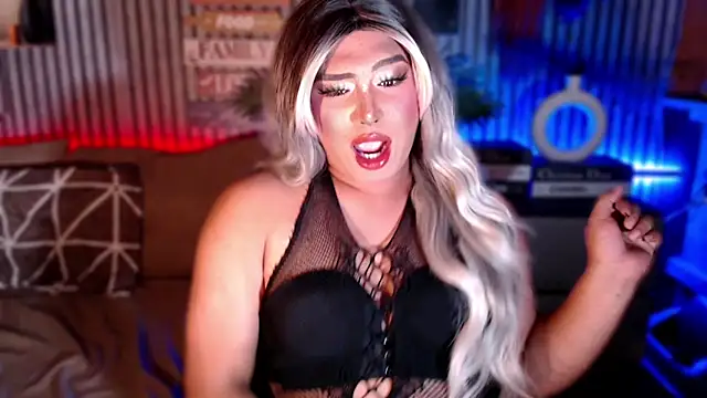 UrGoddess Sofia online show from April 17, 2:20 pm