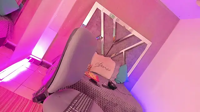 frany wolf  online show from December 19, 7:57 am