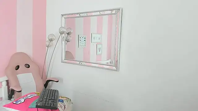 Amaia Monroe online show from February 7, 7:25 am