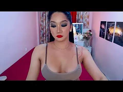 UrScreenGoddess online show from March 26, 11:30 pm